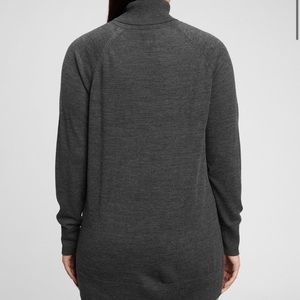 Gap Charcoal Turtleneck Sweater